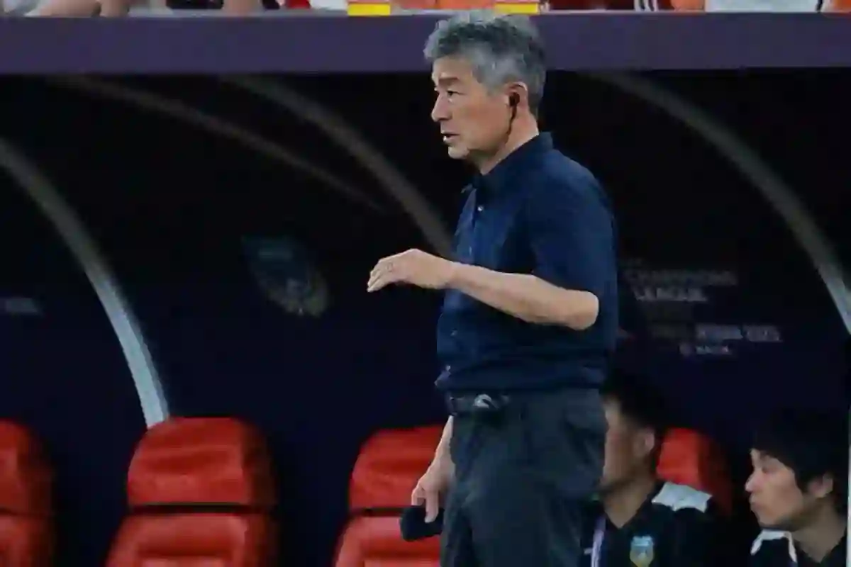 مدرب كاواساكي الياباني يعلق لأول مرة بعد خسارة نهائي دوري أبطال آسيا