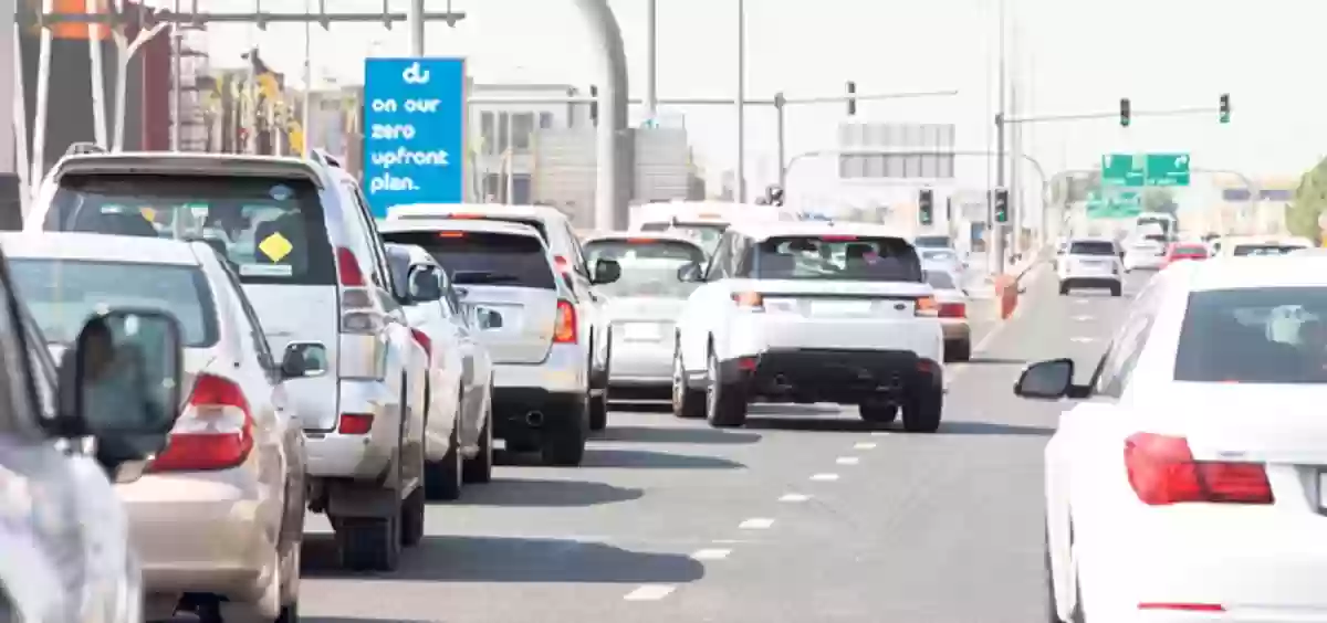  المرور الإماراتي يعاقب غير الملتزمين بالطريق الإلزامي لهذه المركبات