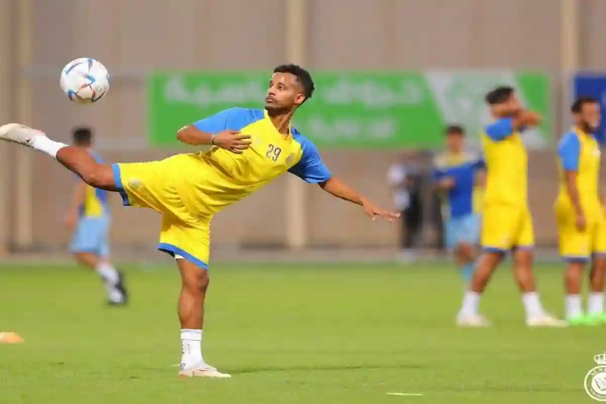 مفاجأة بشأن استبعاد السعودي من قائمة نادي النصر قبل كلاسيكو الاتحاد
