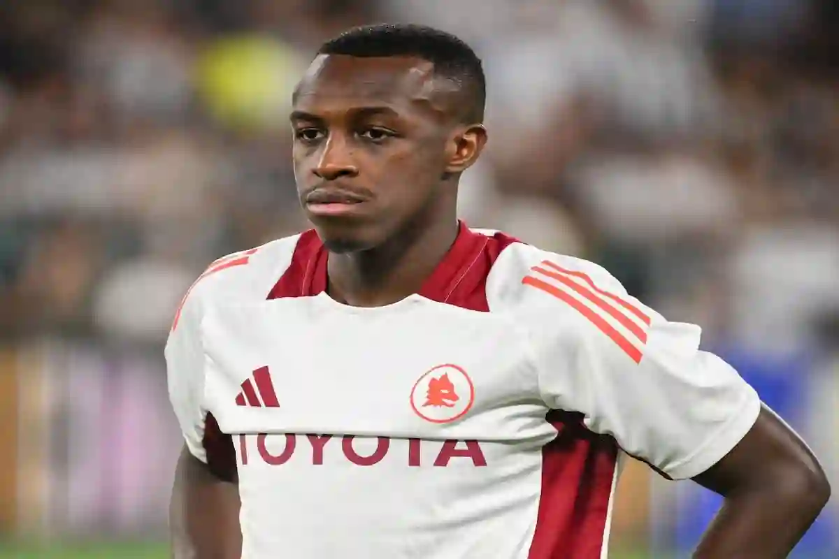 نادي سعودي يغري سعود عبد الحميد للعودة من الاحتراف... ليس الهلال!!