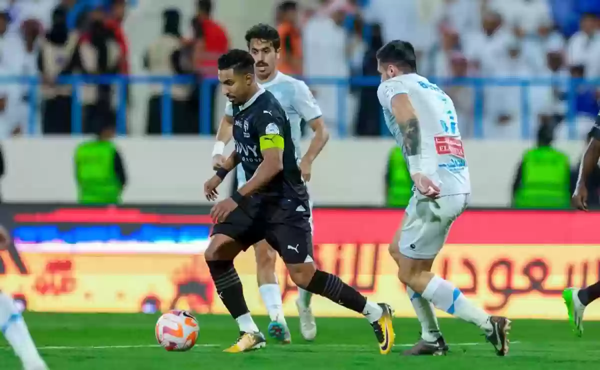 الهلال يكتسح الأخدود بثلاثية بطلها رونالدو النصر؟!