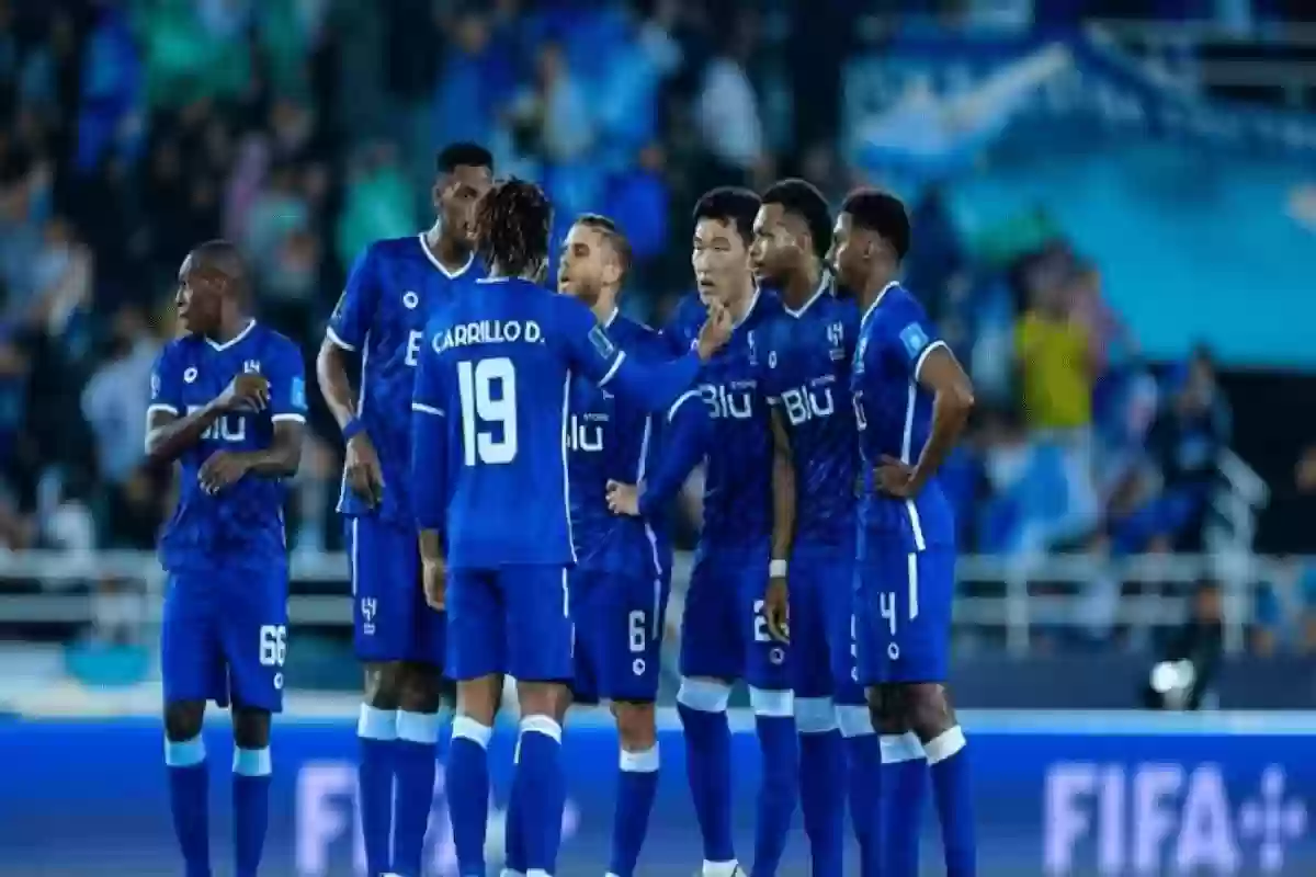 مدافع الهلال السعودي يفاجئ الشباب بعودته السريعة إلى الملعب!